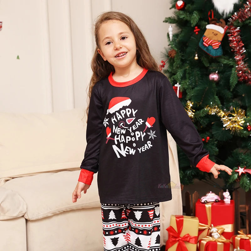 Cosy pyjamas for family bonding during the holidays
